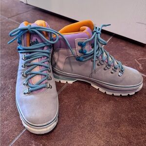 Timberland Women’s Boots Size 8